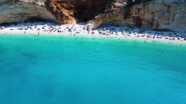 Güzel yaz adası güneşli gün