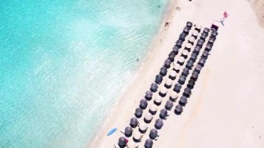 Güzel yaz adası güneşli gün