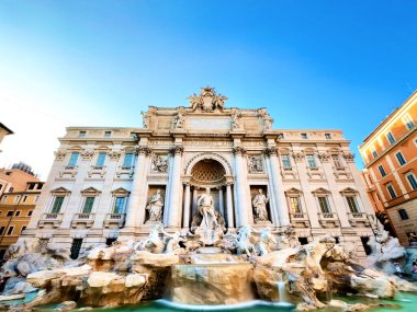 Roma 'nın zamansız ihtişamı tek bir fotoğrafta özetlendi. Antik kalıntılar, modern hayata karşı birleşerek tarihin, kültürün ve tarihin yer aldığı bir şehre bir göz atma imkanı sunuyor., 