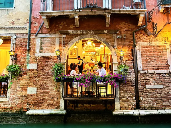 Captivating Snapshot Venice Enchanting Waterways Timeless Architecture Dreamlike Scene Gondolas — Stock Photo, Image