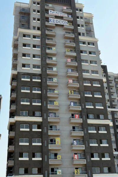 カイロ エジプト 2022年6月26日 ナイル川銀行 不動産インフラ開発プロジェクト 選択的フォーカスでダウンタウンカイロの新しい住宅開発住宅アパート — ストック写真