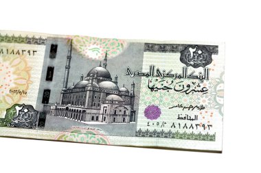 2022 Mısır para banknotları, 2022 Mısır para birimi Kahire 'deki Muhammed Ali camii beyaz arka planda izole, seçici odaklı