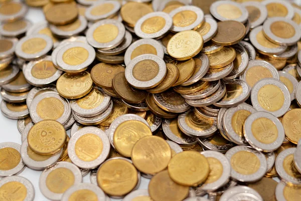 Large Amount Egyptian Coins Piles Egp One Egyptian Pound Half — Stock Photo, Image