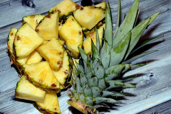Ananász Ananas Comosus Egy Trópusi Növény Egy Ehető Gyümölcs Családban — Stock Fotó