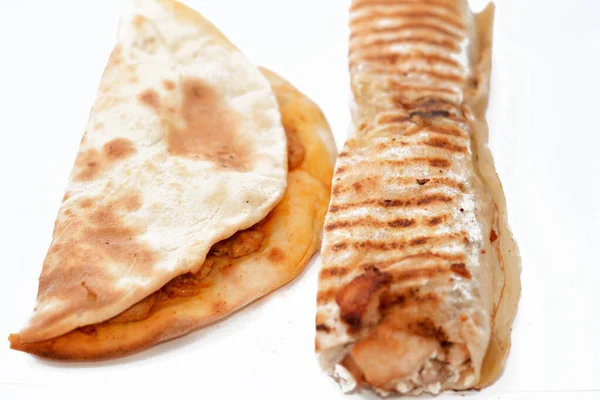 Szíriai Konyha Csirke Shawerma Vagy Shawarma Tortilla Csomagolva Szíriai Kenyér — Stock Fotó