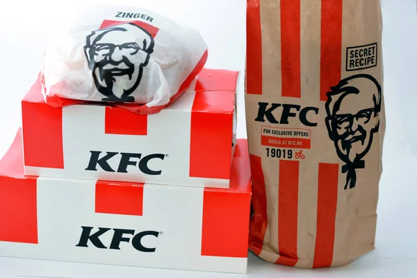 stock image Cairo, Egypt, November 13 2022: KFC Fried chicken delivery of Zinger sandwich recipe, KFC is an American fast food restaurant chain headquartered in Louisville, Kentucky founded by Colonel Sanders