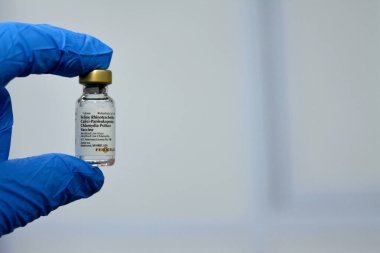 Kahire, Mısır, 8 Aralık 2022: Felocell 4, modifiye edilmiş canlı gergedan aşısı, gergedan virüsü, kalivirüs, panleukopenia virüsü (Johnson Kar Leoparı türü) ve klamidya psittaci