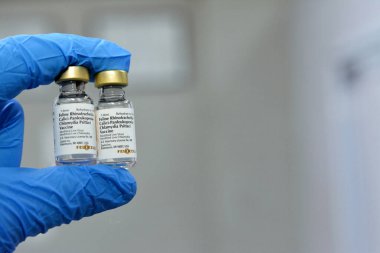 Kahire, Mısır, 8 Aralık 2022: Felocell 4, modifiye edilmiş canlı gergedan aşısı, gergedan virüsü, kalivirüs, panleukopenia virüsü (Johnson Kar Leoparı türü) ve klamidya psittaci