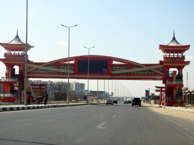 Kahire, Mısır, 7 Aralık 2022: Mısır 'da Shinzo Abe ekseni devriye otoyolu, eski Japon başbakanı Shenzo Abe karayolu üzerinde inşa halindeki bölgelerle isimlendirilmiştir.