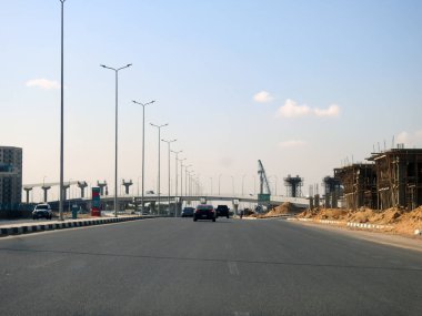 Kahire, Mısır, 7 Aralık 2022: Mısır 'da Shinzo Abe ekseni devriye otoyolu, eski Japon başbakanı Shenzo Abe karayolu üzerinde inşa halindeki bölgelerle isimlendirilmiştir.