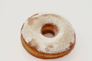 Pudra şekerli halka donut, jöleli, mayalı, Amerikan usulü halka donutu, üzerine şekerleme konan ince yer şekeri, mayalanmış hamur mayalı tatlı atıştırmalık yiyecekler.