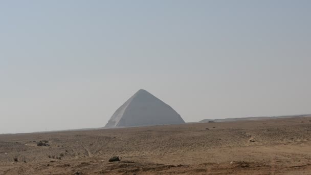 Bent Pyramid King Sneferu Unique Example Early Pyramid Development Egypt — ストック動画