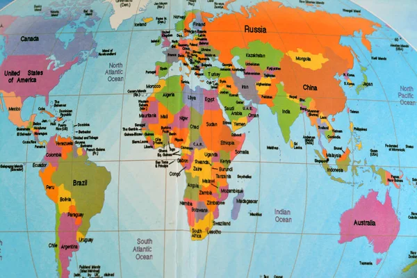 すべての大陸とカラフルな世界地図アフリカ ヨーロッパ アジア オーストラリア 南極大西洋とインド洋と海 世界的な概念 — ストック写真