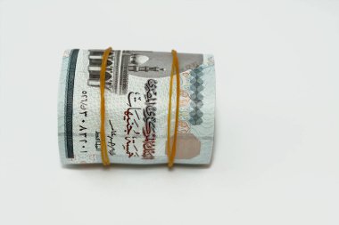 5 EGP LE 5 Mısır nakit para banknotları lastik bantlar ile sarılmış Ahmed İbn Tulun camii, Pharaonic Hapi ödül sunan, Mısır para destesi rulo, seçici odaklı