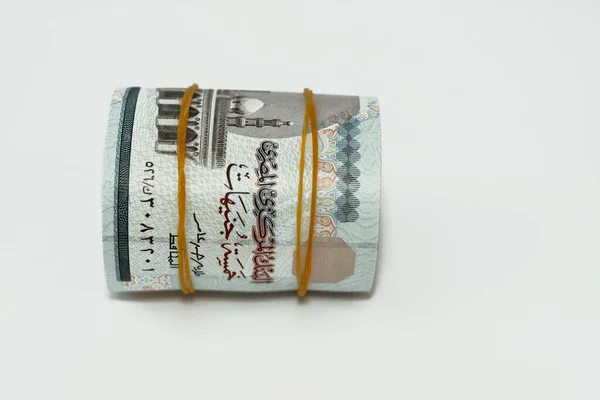 이집트 파운드의 지폐는 고무줄 포장되어 있었다 이슬람 파라오 이집트의 돈다발 — 스톡 사진