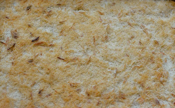Традиційний Південно Східний Десерт Кнафех Конафа Виготовлений Пряного Тіста Катайфі — стокове фото
