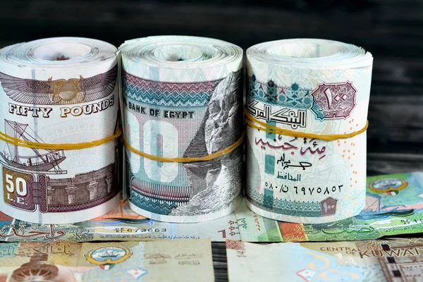 Рулоны Денег Египта Банкноты 100 Egp Сто Египетских Пятьдесят Фунтов — стоковое фото