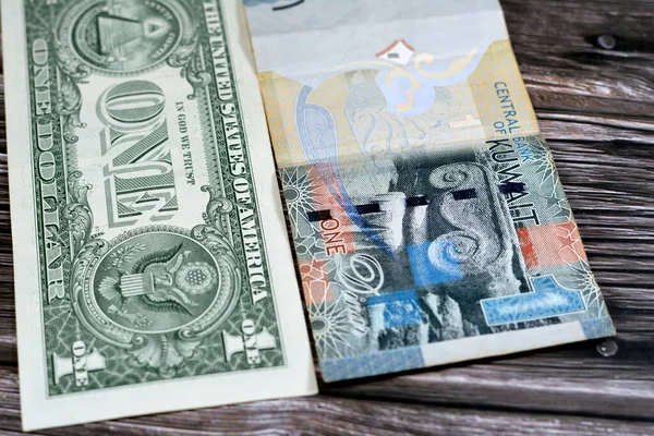 Amerikai Dollár Készpénz Bankjegy Egy Dollár Kuvait Egy Dinár Bankjegy — Stock Fotó