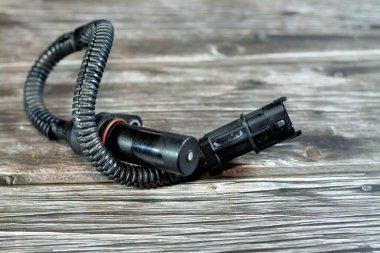 Crankshaft konum sensörü, bir krank sensörü (CKP), krank milinin konumunu veya dönüş hızını izlemek için hem benzin hem de dizel olmak üzere içten yanmalı motorda kullanılan bir elektronik aygıttır.