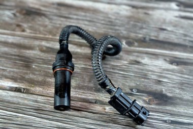 Crankshaft konum sensörü, bir krank sensörü (CKP), krank milinin konumunu veya dönüş hızını izlemek için hem benzin hem de dizel olmak üzere içten yanmalı motorda kullanılan bir elektronik aygıttır.