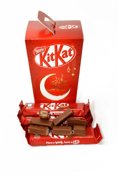 Cairo Egipto Abril 2023 Confección Barras Obleas Cubiertas Chocolate Kitkat —  Fotos de Stock