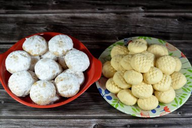 Geleneksel Arap kurabiyeleri El-Fitr bayramını kutlamak için, Mısır 'ın Ghoriba' sı Ghee ve Mısır Kahkesi pudra şekeri, fındık ve fındık dolması ile kaplıdır.