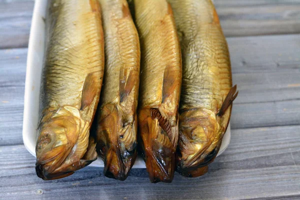 Καπνιστά Αλμυρά Ψάρια Ρέγγας Αλατισμένα Και Καπνιστά Επίσης Γνωστά Ασημένια — Φωτογραφία Αρχείου