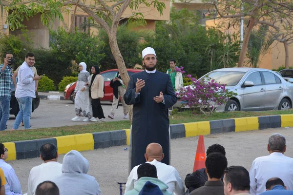 Cairo Egito Abril 2023 Pregador Mesquita Imam Executa Eid Fetr — Fotografia de Stock