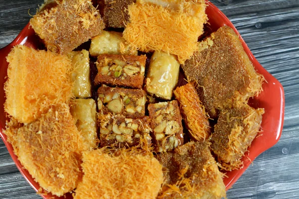 Традиційні Арабські Турецькі Десерти Східний Цукор Баклавою Фістахіо Басбуса Солодке — стокове фото