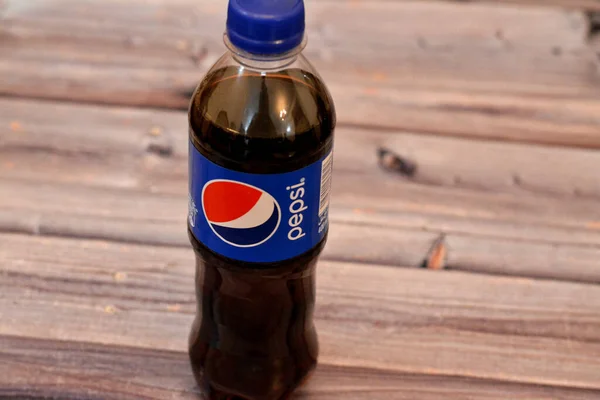 Giza Egyiptom 2023 Április Pepsi Egy Kóla Ízű Műanyag Palack — Stock Fotó
