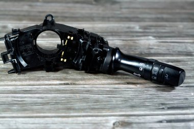 Kahire, Mısır, 4 Mayıs 2023: Kia ve Hyundai arabaları için araba dönüş sinyal kontrol kolu, kontak ışıkları, sis, dönüş, seçici forkus