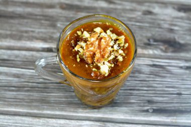 Mısır Moghat içeceği ceviz ve fındık ile hamilelik ve doğum sonrası popüler, Glossostemon bruguieri, geleneksel tıpta birçok besin ve tıbbi değer için kullanılan kabuklu kökler