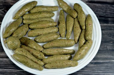 Mısır 'da nefis ve popüler bir yemek olan pirinç kofta, kıyma, kişniş, ezilmiş pirinç, maydanoz, dereotu ve yağda kızartılıp, genellikle beyaz pirinç veya makarna ile servis edilir.