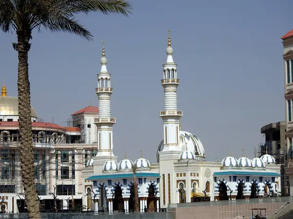 Cairo Egitto Maggio 2023 Una Bellissima Moschea Bianca Nel Nuovo — Foto Stock