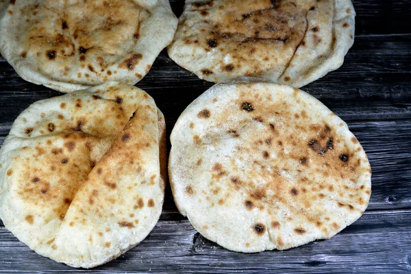 Tradycyjny Egipski Chleb Płaski Otrębami Mąką Pszenną Zwykłym Aish Baladi — Zdjęcie stockowe