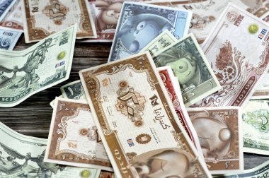 Kahire, Mısır, 26 Mayıs 2023: KidZos parası, KidZania 'nın para birimi, Meksika' nın uluslararası kapalı aile eğlence merkezleri zinciri, çocukların yetişkinlerin işlerini yapmasına ve para kazanmalarına izin veriyor