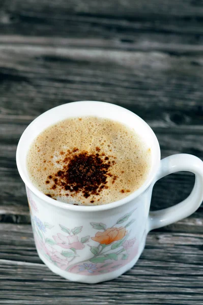 Una Tazza Cappuccino Condita Con Schiuma Cremosa Caffè Una Bevanda — Foto Stock