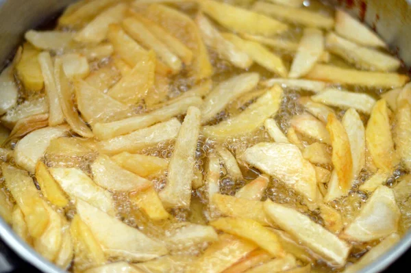Nahaufnahme Von Pommes Kartoffeln Die Hause Kochend Heißem Der Fritteuse — Stockfoto