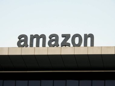 Kahire, Mısır, 3 Haziran 2023: Amazon CO, Amazon, ABD 'li çok uluslu teknoloji şirketidir.
