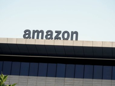 Kahire, Mısır, 3 Haziran 2023: Amazon CO, Amazon, ABD 'li çok uluslu teknoloji şirketidir.