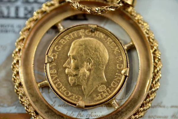 Bijuterii Sau Bijuterii Bancnota Dolari Americani Monede Aur Britanice Suverane — Fotografie, imagine de stoc