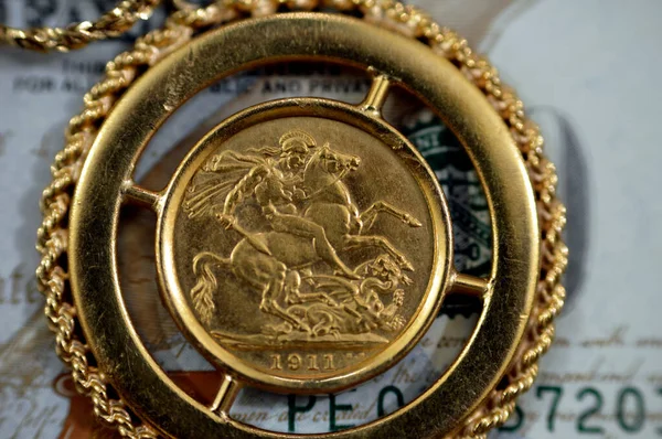 Bijuterii Sau Bijuterii Bancnota Dolari Americani Monede Aur Britanice Suverane — Fotografie, imagine de stoc