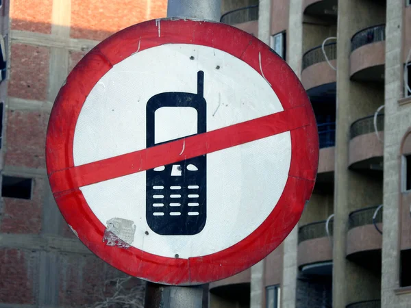 Nessun Uso Del Telefono Cellulare Durante Segno Guida Cartello Stradale — Foto Stock