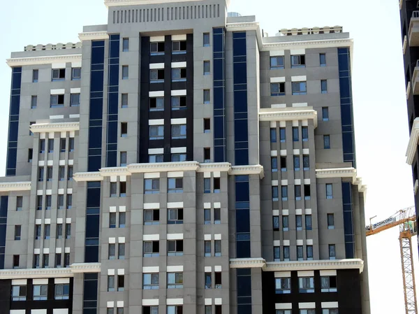 カイロ エジプト 2023年6月23日 ナイル川沿岸の新しい不動産プロジェクトとマスペロ三角形の開発 カイロの新しい建物の高い上昇でエジプトの新しく建てられた住宅アパート — ストック写真