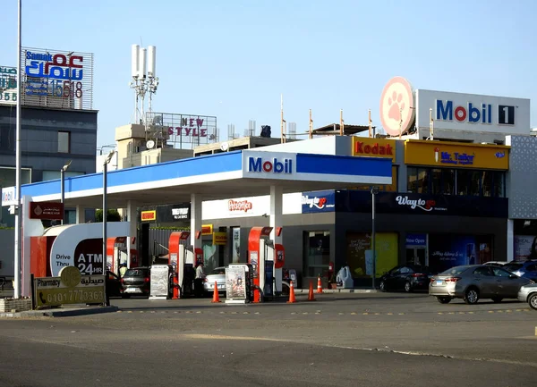 2023年6月28日 埃及开罗 Mobil Gas Oil Station Mobil Exxonmobil Corporation Global — 图库照片