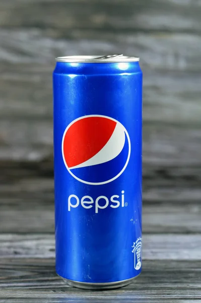 Cairo Egypte Juni 2023 Pepsi Blik Een Cola Smaak Plastic — Stockfoto
