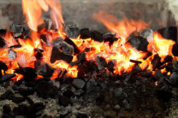 Incendio Carbone Bollitore Carbone Griglia Solito Utilizzato Grigliate Carne Carne — Foto Stock