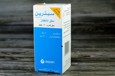 Kahire, Mısır, 10 Temmuz 2023: 5ml başına 40mg Pediyatrik Süspansiyon, eş-trimoxazol, Aspen tarafından akciğer, idrar yolu ve solunum yolu enfeksiyonlarını tedavi etmek için Sülfamethoxazol Trimethoprim