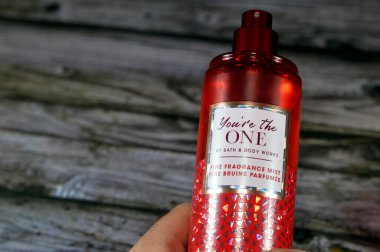 Kahire, Mısır, 15 Temmuz 2023: Sen Bath ve Body 'nin Güzel Kokulu Sis, Banyo ve vücut çalışmaları LLC' sin. Sabun, losyon, parfüm ve mum satan bir Amerikan mağaza zinciri.