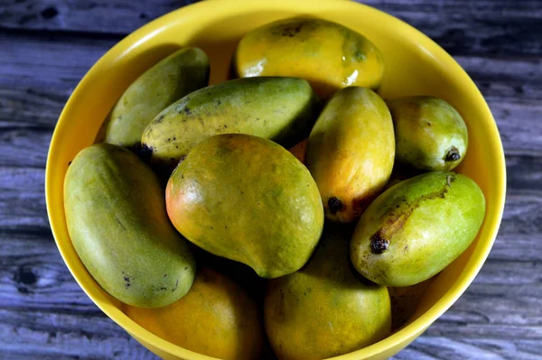 Tazón Fuente Contiene Fruta Egipcia Mango Fresco Con Delicadeza Tropical — Foto de Stock